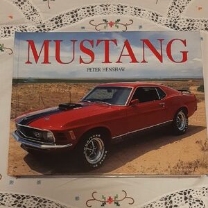 Mustang🚘Coffee Table Book by PeterHenshaw Published 2004 PIC'S&INFO '60's to'04